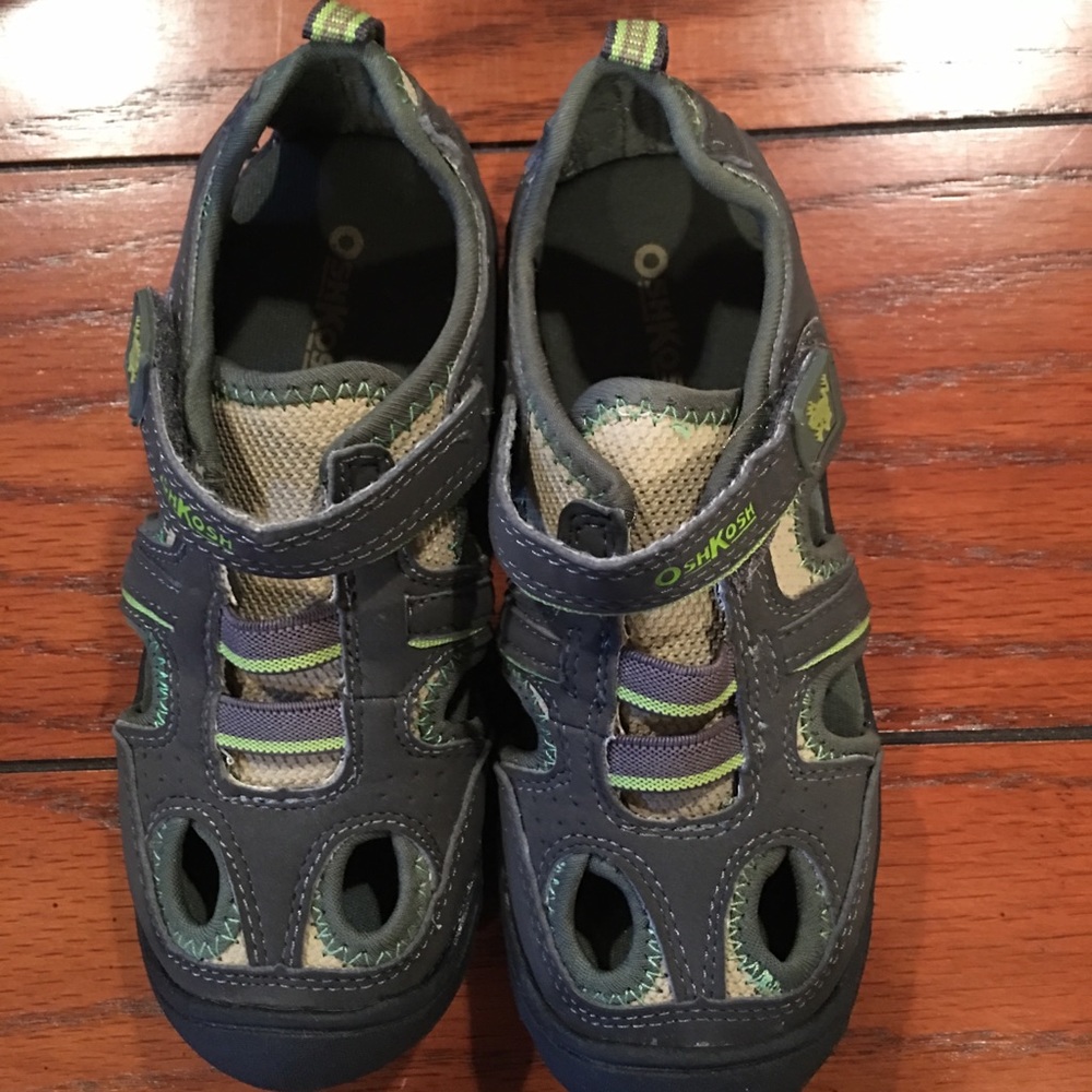 Oshkosh toddler boy sneaker size 10m